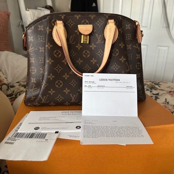 Louis Vuitton Rivoli mm - Picture 2 of 10